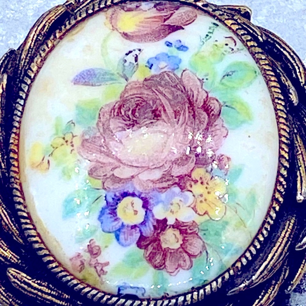 Vintage Antique Gold Tone Oval Hand Painted Porcelain Floral Brooch/ Pendant - Picture 5 of 6